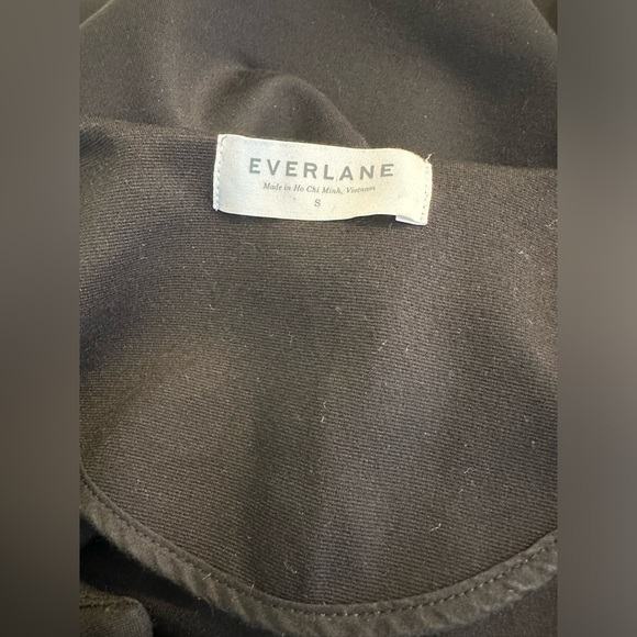 New EVERLANE The Ponte Short Sleeve Dress Black Split VNeck Mini Structured nwot - Picture 9 of 11
